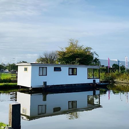 Woonboot In Sumar Gelegen Tussen Leeuwarden En Drachten Suameer Ngoại thất bức ảnh