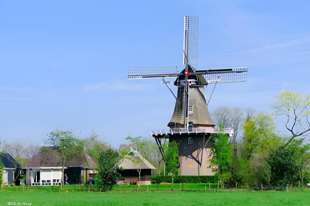 Woonboot In Sumar Gelegen Tussen Leeuwarden En Drachten Suameer Ngoại thất bức ảnh